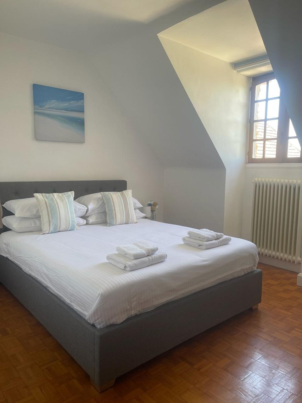 Doppelzimmer im Obergeschoss unter der Dachschräge