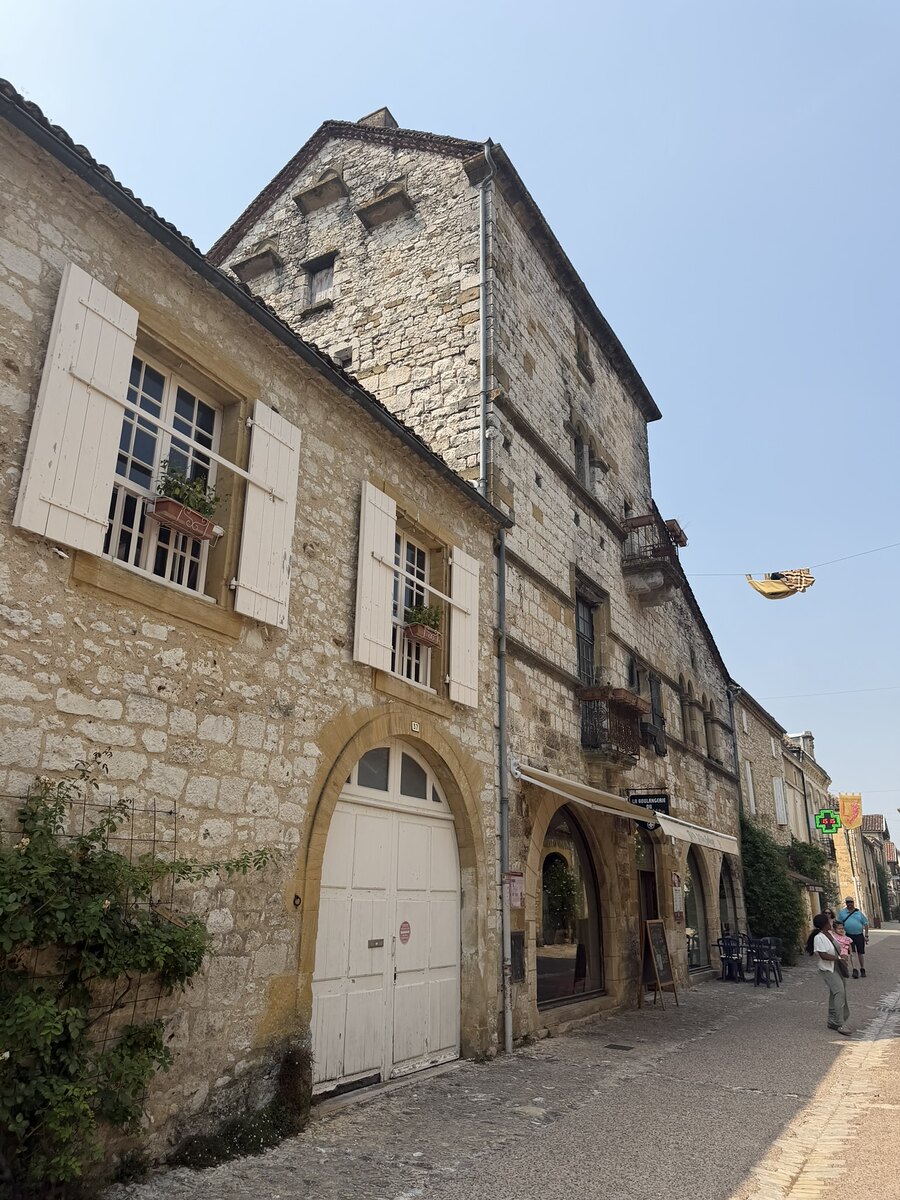 Maison du Chapître on Rue Notre-Dame in Monpazier, corresponding to POP record PA00082654
